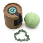 Green Aventurine Gem Bracelet Bath Bomb Žaliojo aventurino akmens apyrankės vonios burbulas – Citrina ir Laimas su jūros druska - Image 2