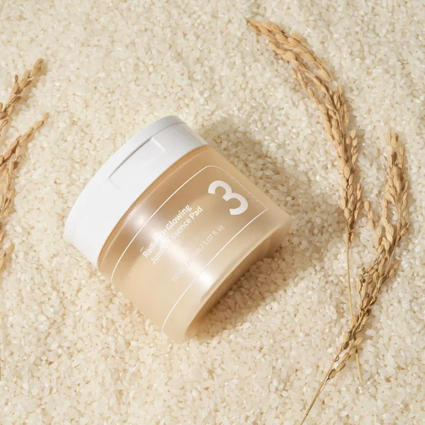 Numbuzin – No.3 Radiance Glowing Jumbo Essence Pad – 150ml/70pads No. 3 Radiance Glowing Lieli esences spilventiņi – 70 gab., 150 ml