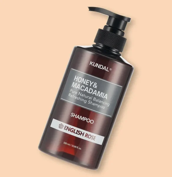 KUNDAL Honey & Macadamia Nature Shampoo English Rose – plaukų šampūnas, 500 ml