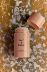 Salt & Stone Saffron & Cedar natūralus dezodorantas, 75 g – papildomas produkto vaizdas 2